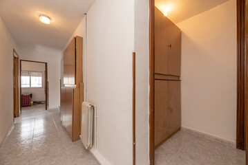 A well-designed hallway optimizes this circulation, avoiding bottlenecks and creating an intuitive...