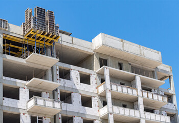 Construction of a multi-storey concrete monolithic building