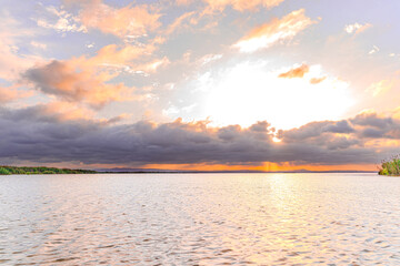 Precioso paseo en barca en la Albufera de Valencia con un increíble rojizo atardecer