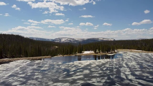Drone Flyover of Trial Lake in Utah&rsquo;s Uinta Mountains
