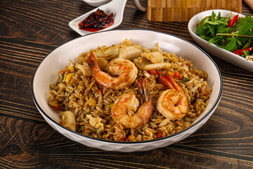 Vietnamese fried rice with prawn and squid Kom Ran