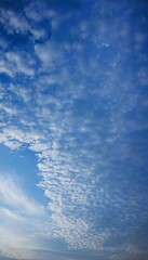Fototapeta premium beautiful blue sky with white clouds that clump like cotton