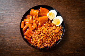 Korean instant noodles with Korean rice cake and fish cake and boiled egg