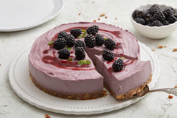 Berry cashew cake 