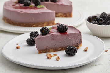 Berry cashew cake 