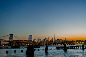 Obraz premium Manhattan Skyline at Dusk – New York, USA