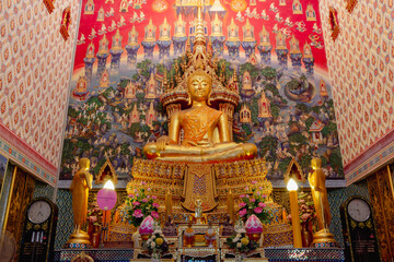 Close-up of thailand's golden buddha temple a serene display of cultural spirituality