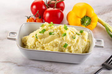 Mashed potato with green onion