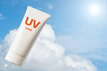 Sun careの白い日焼け止めチューブ