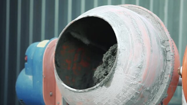 Beton mixer at the construction site
