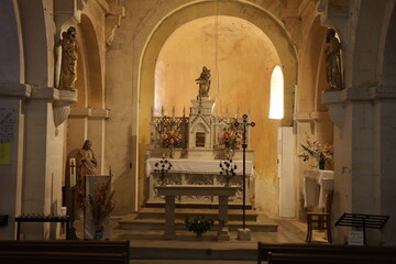 Eglise Sainte-Trophime, église romane, village typique de Lacoste, département du Vaucluse, France