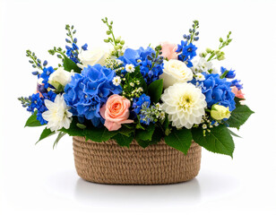 ramo de rosas, peonías, dalias, delphinium azul y hortensia azul en maceta de cuerda