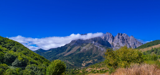 Fototapeta premium Picos de Europa National Pak, UNESCO Biosphere Reserve, Posada de Valdeón, León, Castile and León, Spain, Europe