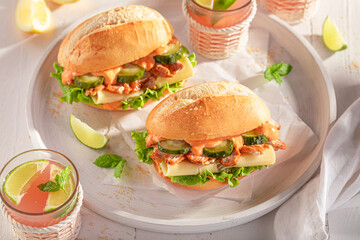 Tasty and spicy sandwich made with fresh ingredients and chicken.
