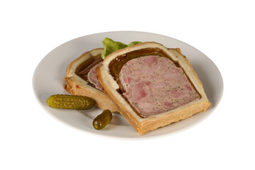 deux tranches de pâté en croûte sur assiette isolé