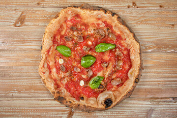 pizza margherita al forno impastare lavorazione impasto infornare ingredienti farina panetto...