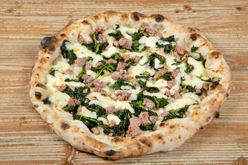 pizza margherita al forno impastare lavorazione impasto infornare ingredienti farina panetto mozzarella polpette 