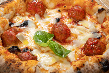 impasto pizza margherita Napoletana, ingredienti farina acqua lievito stesura lavorazione ripieno 