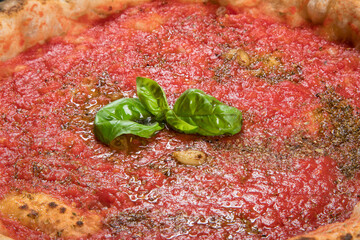impasto pizza margherita Napoletana, ingredienti farina acqua lievito stesura lavorazione ripieno 