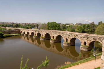 Fototapeta premium Puente romano de Mérida sobre el río Guadiana, Extremadura