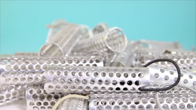 Vintage metal bigoudi for curling hair