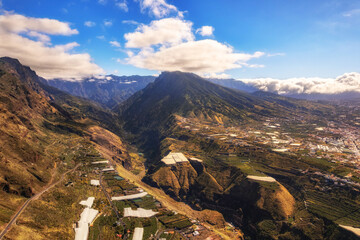Wunderschöne Landschaft im Zentrum La Palmas mit der Caldera de Taburiente und der Stadt Los...