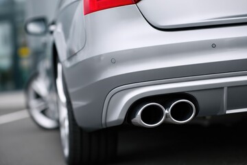 Fototapeta premium Luxury Car Dual Exhaust Close-Up