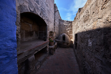 Obraz premium Santa Catalina Monastery is a masterpiece of colonial architecture and vivid hues. From deep indigos to warm terracottas, every corridor tells a story of devotion, solitude, and timeless beauty.