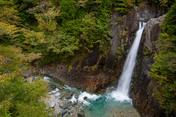 紅葉と清流の付知渓谷