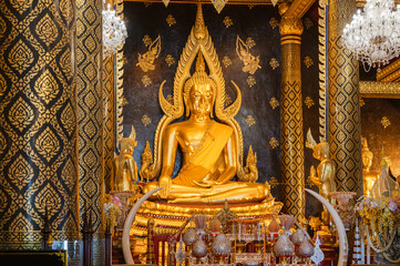 Fototapeta premium Golden Buddha