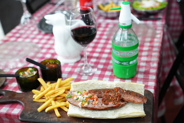 Choripán con chimichurri