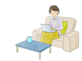 ソファでパソコン作業をする女性のイラスト（在宅ワーク・リラックス）