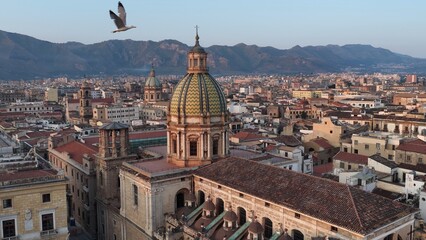 Il centro storico di Palermo visto dall'alto, Sicilia, Italia.
Vista Aerea panoramica del centro...
