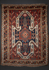 Beautifully detailed traditional oriental rug, front veiw