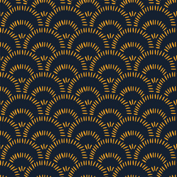 Seamless art deco pattern. Elegant fan motifs in gold and dark tones. Minimalist and luxurious vector design. Vector illustration.