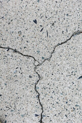 Cracks and damage to walls due to shaking