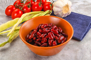 Canned red bean in the bowl