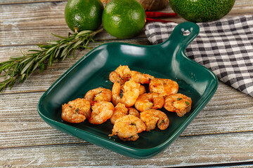 Roasted shrimps in the bowl