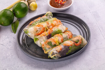 Vietnamese spring roll with prawn