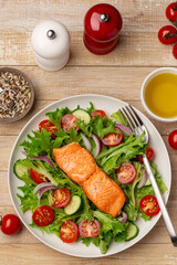 grilled salmon with vegetable salad