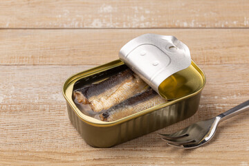 tinned fish, canned sardines