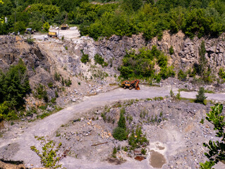 Granite quarry and old technique