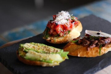 food, fruit, blackberry, berry, black, blackberries, fresh, ripe, healthy, sweet, bowl, berries, nature, dessert, organic, white, summer, isolated, freshness, juicy, closeup, diet, caviar, macro, blue