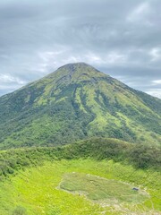 Obraz premium Nature’s Majesty from Crater to Summit