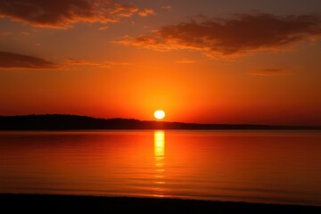 Naklejka premium Stunning dawn with a silhouetted skyline