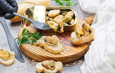 Canned mussels, Spain