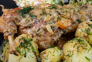 królik, śmietana, zioła, jedzenie, obiad, posiłek, sałata, dania, jarzyna, delikatesowy, lunch, przepyszny