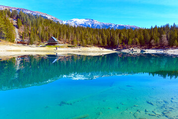 Der Caumasee in Flims, Kanton Graubünden (Schweiz)