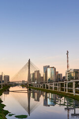 Naklejka premium Urban cityscape with a cable-stayed bridge in São Paulo.