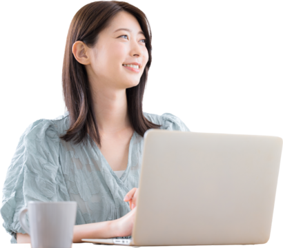 背景透明のpng、自宅の部屋でパソコンを使う若いお洒落でかわいいカジュアルな服の女性